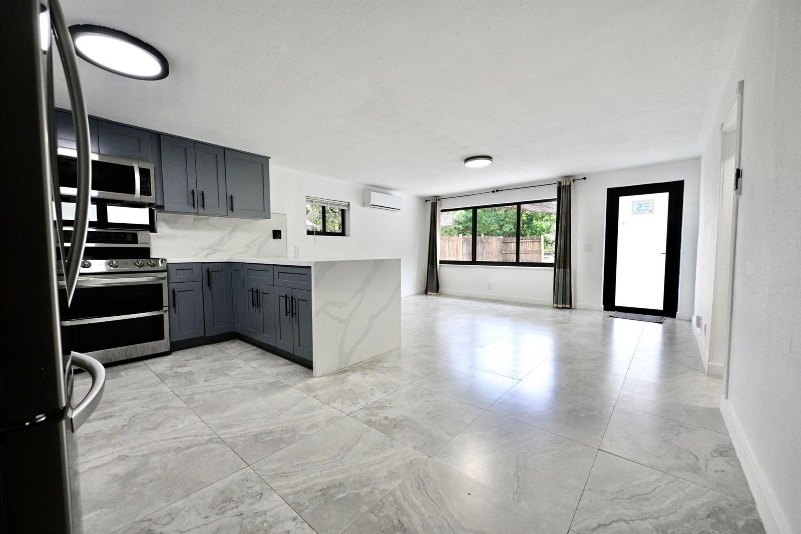 Single Family in Dania 2/2. Just Remodeled!